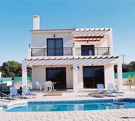 Z & X Holiday Villas Пафос