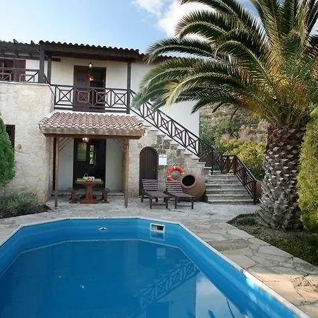 Z & X Holiday Villas 4*