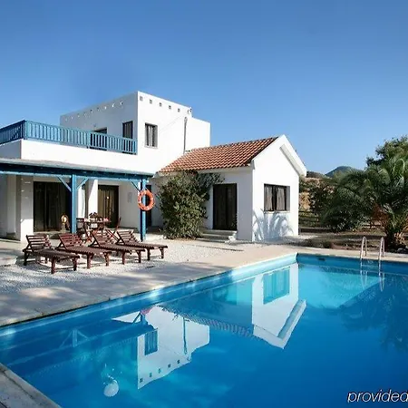 Z & X Holiday Villas 펜션 파포스
