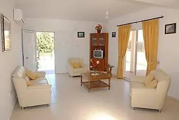 Z & X Holiday Villas * פאפוס